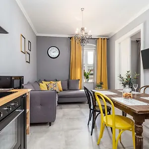 https://apartments-karolina-rijeka.primorje-gorskikotar.com